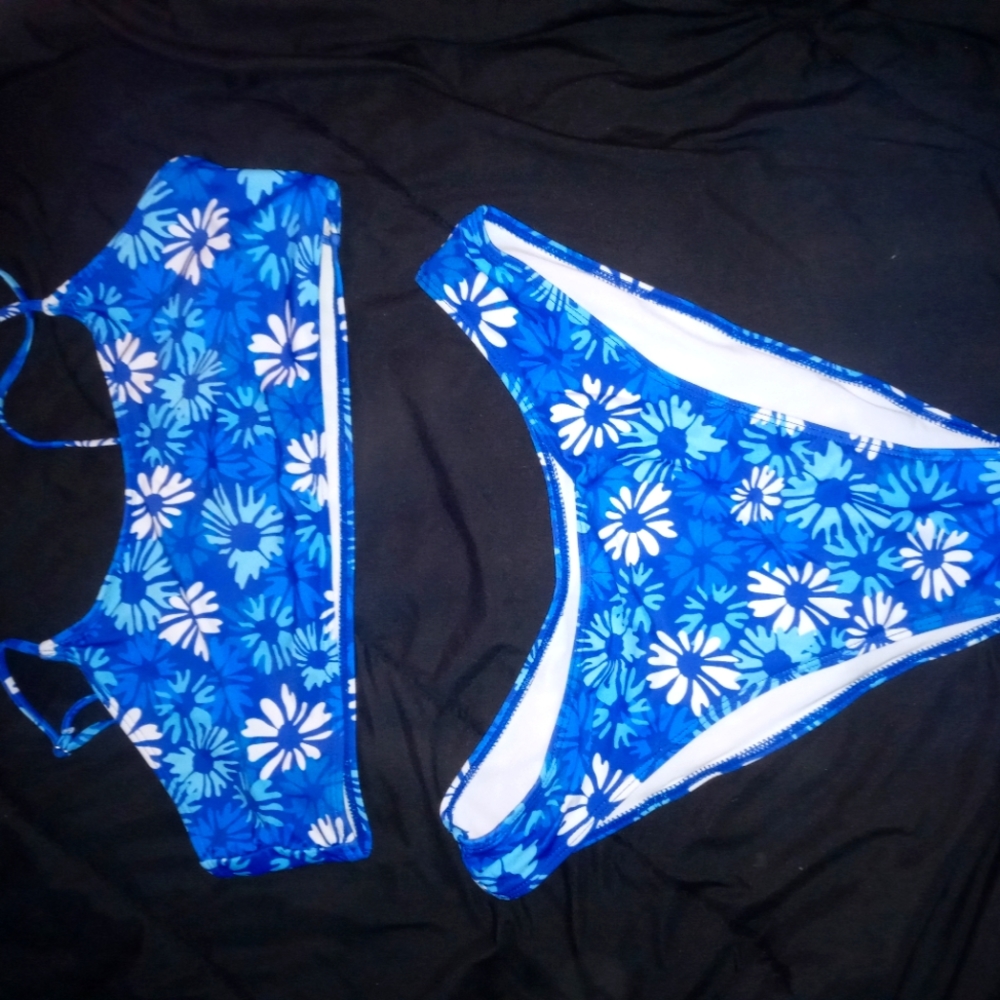 Blue and white flowered bikini set.